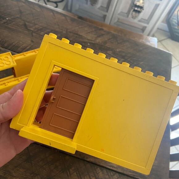 Vintage Lego Duplo yellow and brown sliding door wall panel set of 8 - Picture 6 of 7
